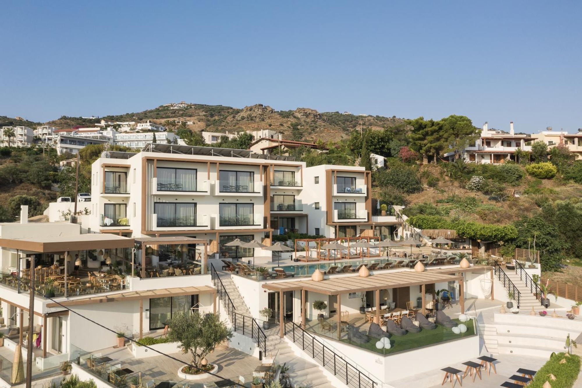Irida Hotel 4*